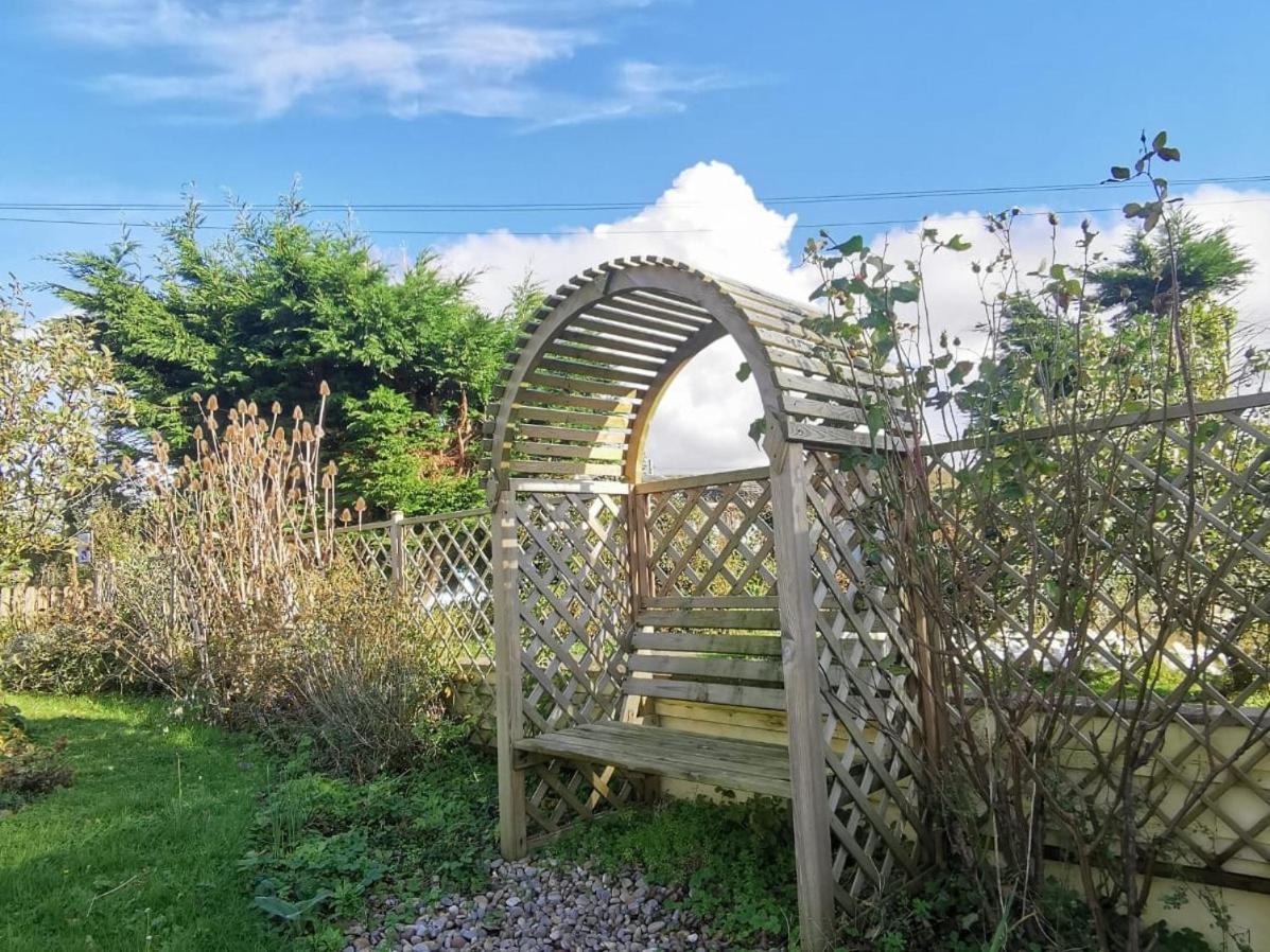 Charming Cabin Near Snowdonia National Park 卡纳芬 外观 照片